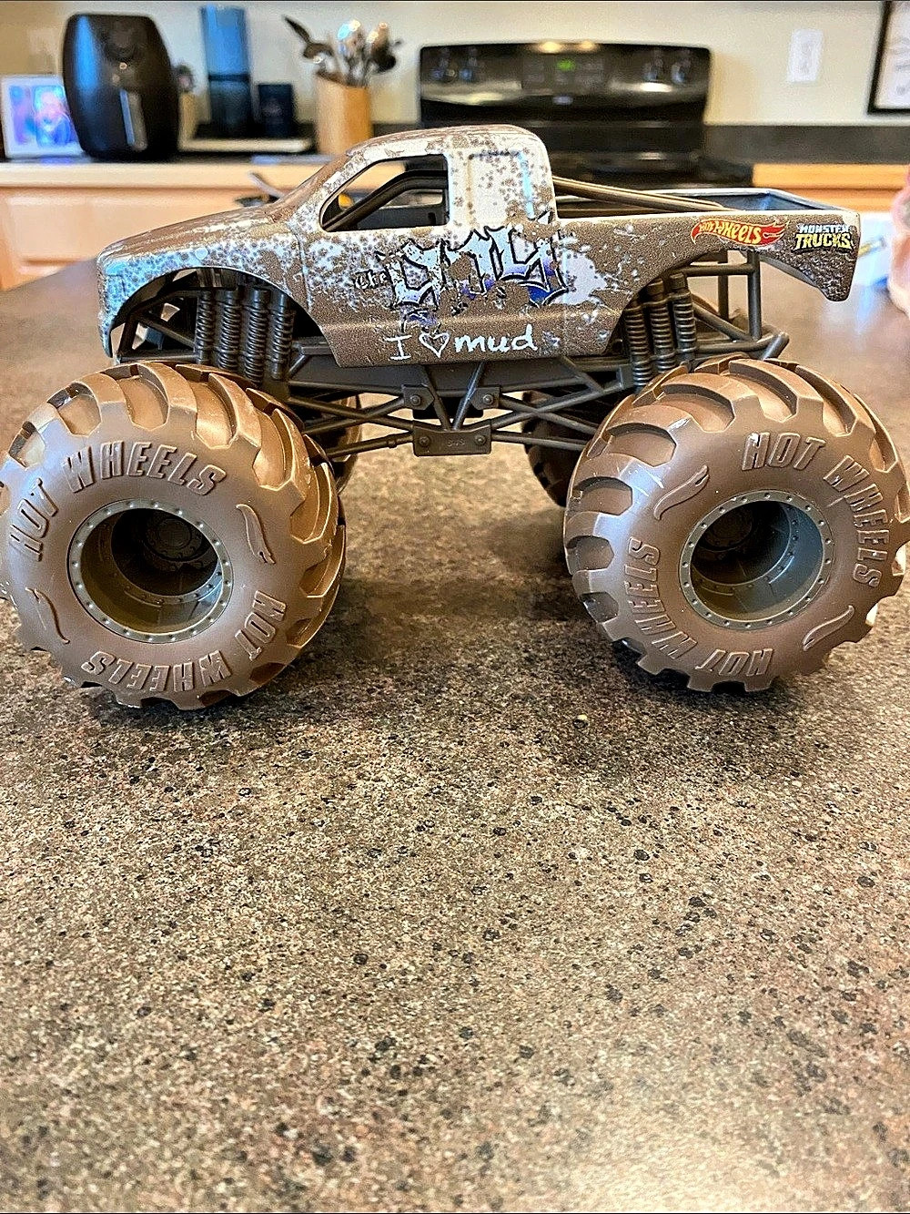 Hot Wheels Monster Trucks The 909 Distressed Mud Monster Truck Toy